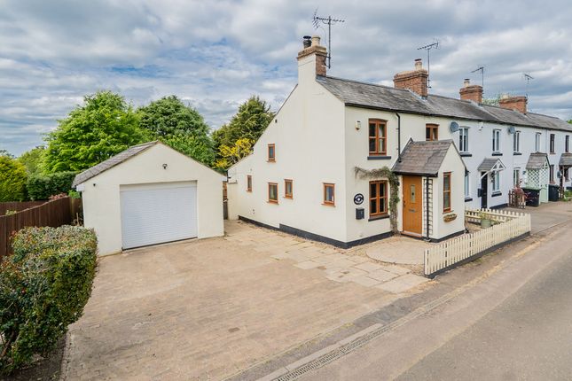 Lydds Hill, Ridgemont, Bedfordshire... 2 bed end of terrace house for sale