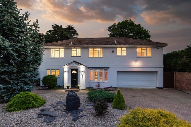 Pennington Drive, Weybridge, KT13 6 bed detached house for sale
