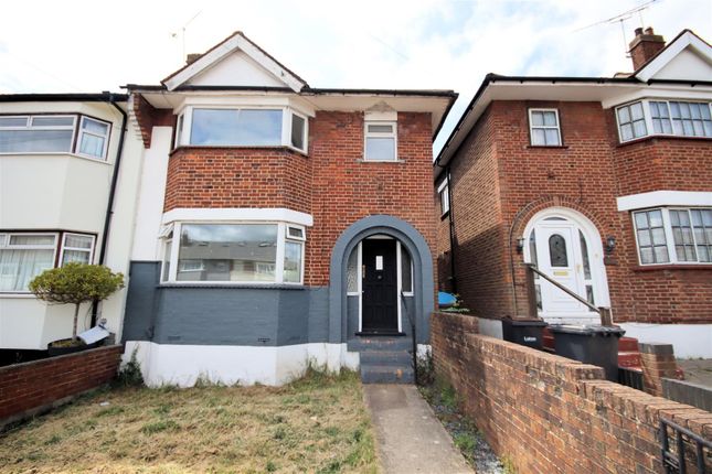 Wilsden Avenue, Luton 3 bed terraced house for sale