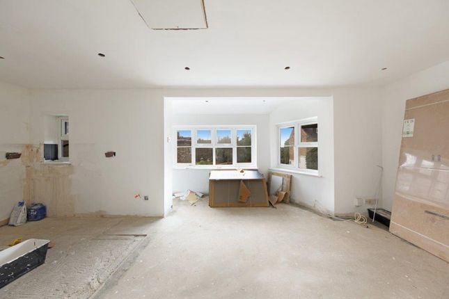 Buckingham Yard, London NW10 Studio for sale