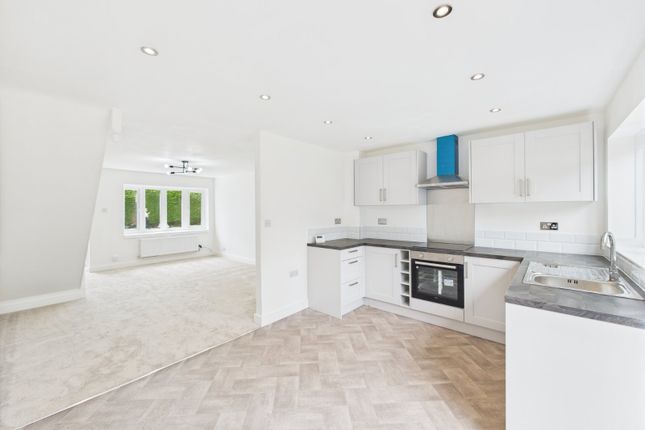 Helford Close, Worcester... 3 bed semi