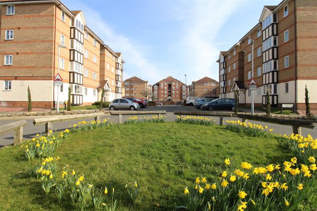 Chandlers Drive, Erith 2 bed flat for sale