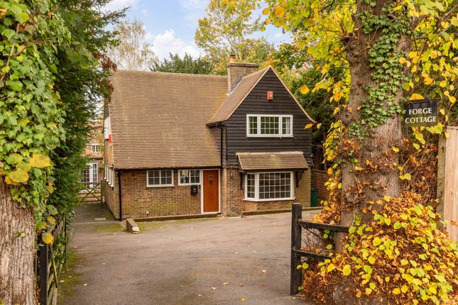 Balcombe Road, Crawley RH10 3 bed detached house for sale