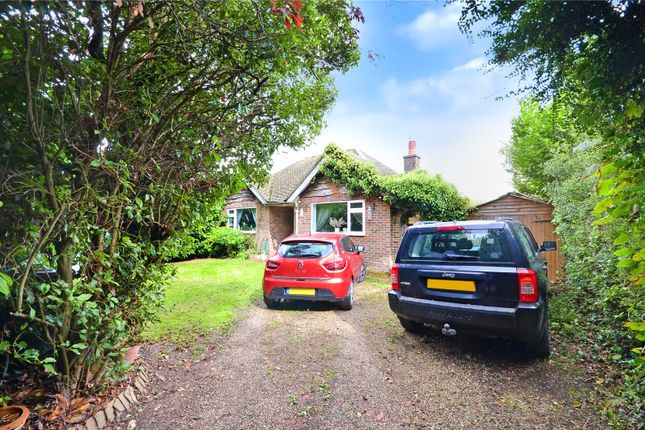 East Grinstead, West Sussex, RH19 2 bed bungalow for sale