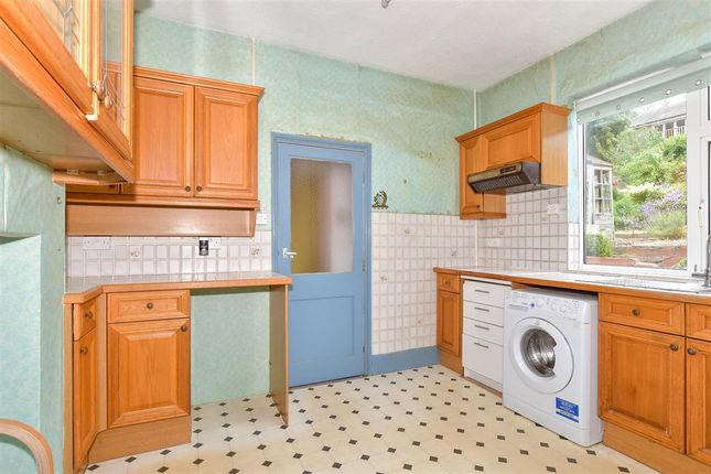 2 bed detached bungalow