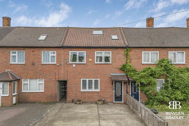 Manford Way, Chigwell 2 bed terraced house for sale