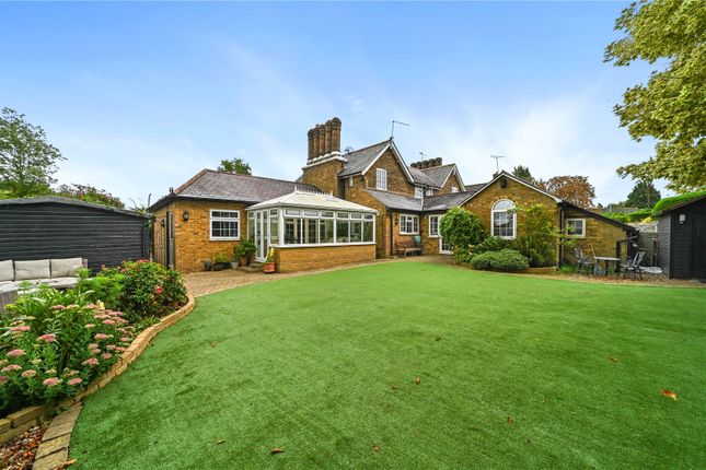 Old Road, Old Harlow, Essex, CM17 4 bed semi