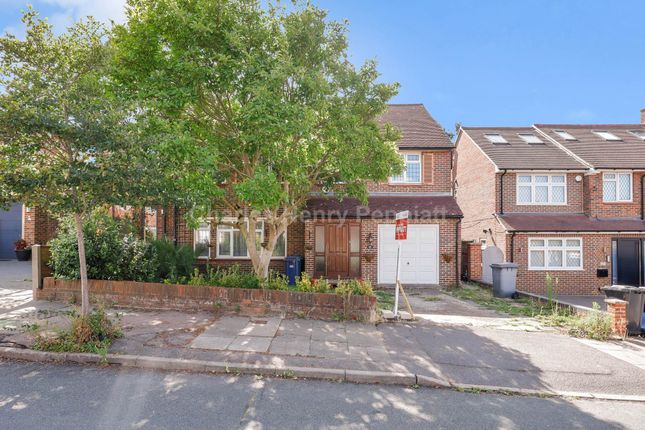 Wilton Road, Barnet, EN4 6 bed house for sale