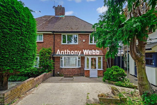 Farndale Avenue, London N13 3 bed house for sale
