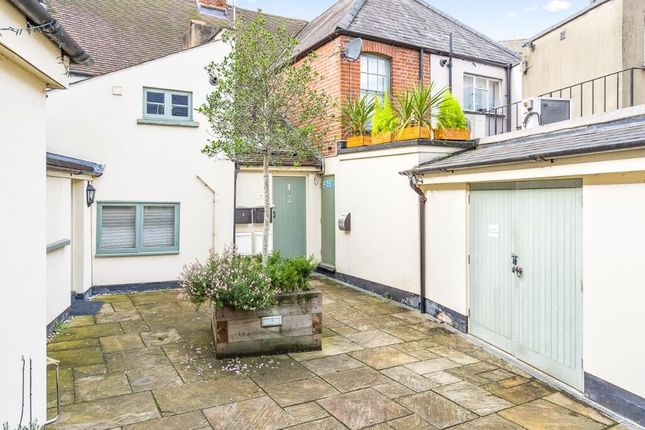 Maidenhead Yard, Hertford, SG14 2 bed flat for sale