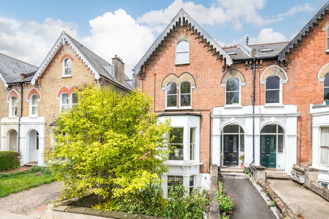Marmora Road 2 bed flat for sale