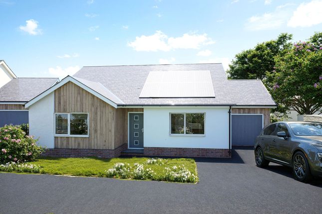 Dunheved Road, Launceston, Cornwall... 3 bed bungalow for sale
