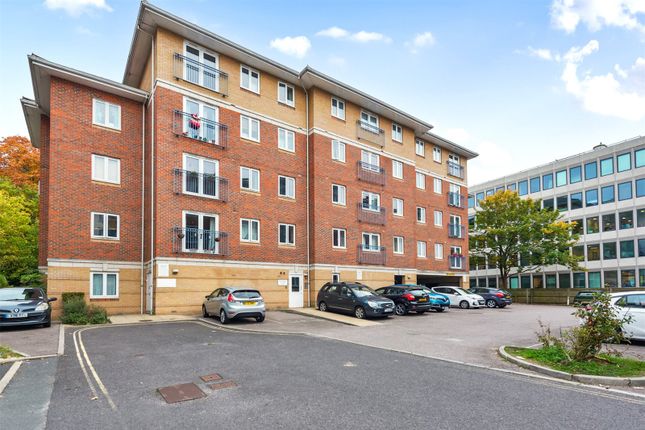 Jubilee Hall Road, Hampshire GU14 2 bed apartment for sale