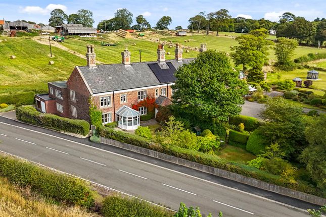 5 bedroom end of terrace house for sale