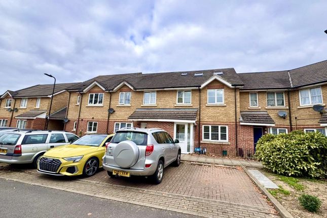 Trubshaw Road,  Southall, UB2 4 bed terraced house for sale