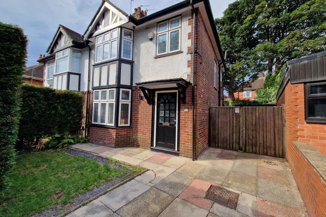 Tudor Avenue, Bolton, BL1 4NB 3 bed semi