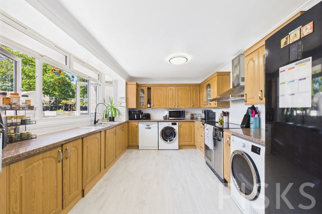 Breams Field, Basildon, SS16 4 bed terraced house for sale