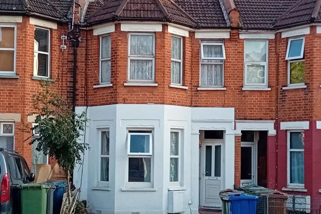 Pinner Road, Harrow HA1 2 bed maisonette for sale