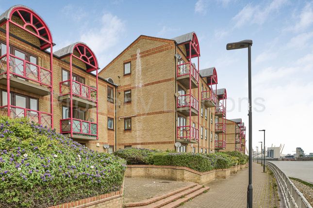 Caledonian Wharf, London, E14 2 bed apartment for sale
