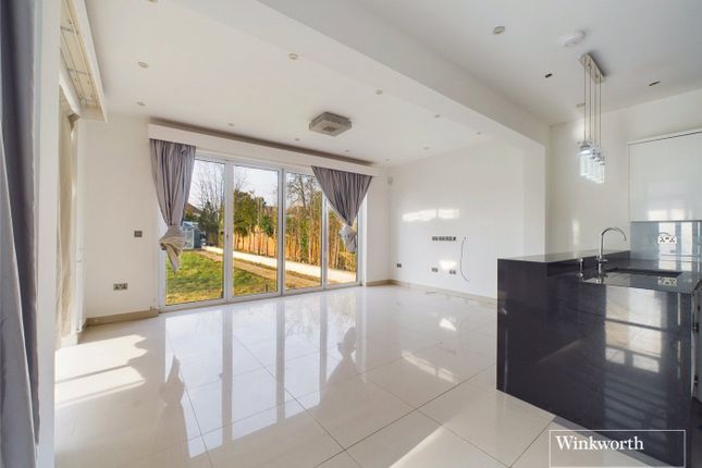 Harrowdene Road, Middlesex HA0 6 bed detached house for sale