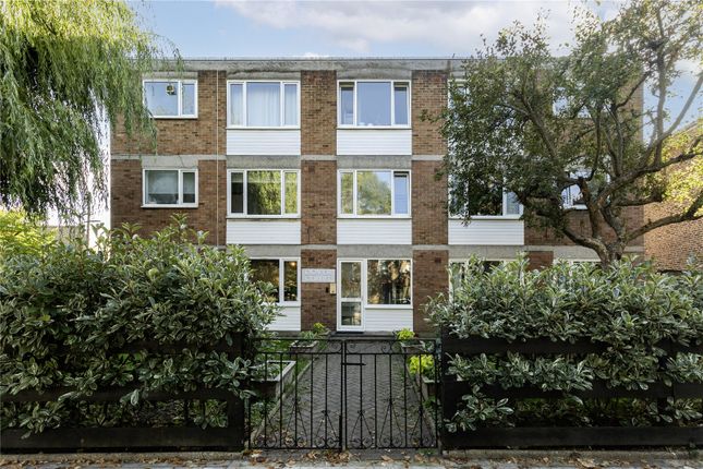 Southgate Road, London, N1 3 bed apartment for sale