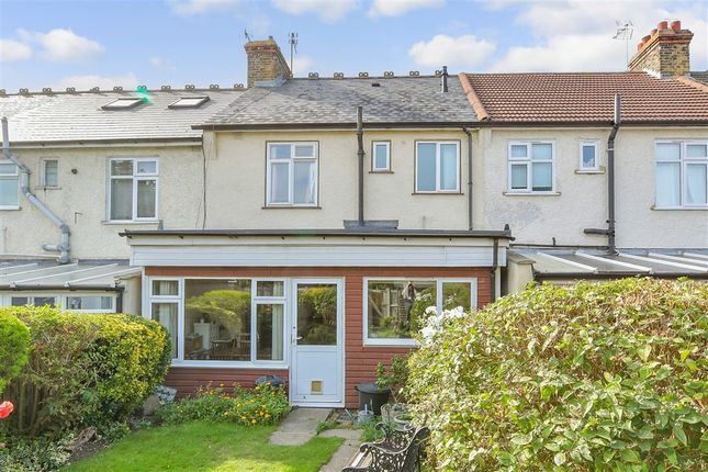 Pinnocks Avenue, Gravesend, Kent 3 bed terraced house for sale