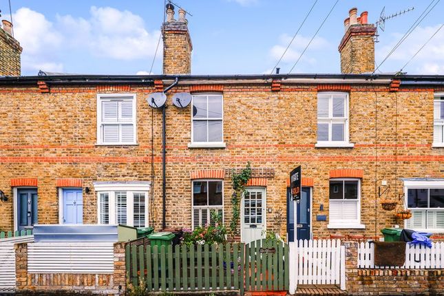 Alexandra Road, Thames Ditton, KT7 2 bed terraced house for sale