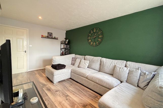 Burdock Close, Leicester LE5 2 bed semi
