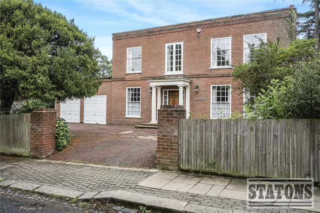 The Crescent, Barnet, EN5 4 bed detached house for sale