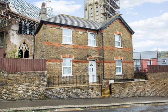 Priory Hill, Dover, CT17 2 bed detached house for sale