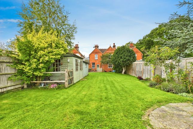 Henfield Road, Horsham RH13 4 bed semi