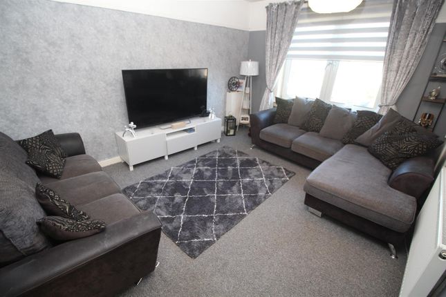 Skye Street, Greenock 2 bed flat for sale