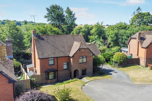Hughes Close, Marlborough, SN8 5 bed detached house for sale