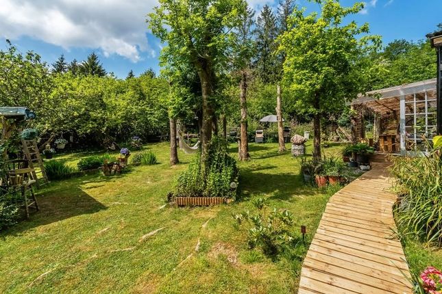 NORTH BREACHE LANE, EWHURST, GU6 2 bed detached bungalow for sale