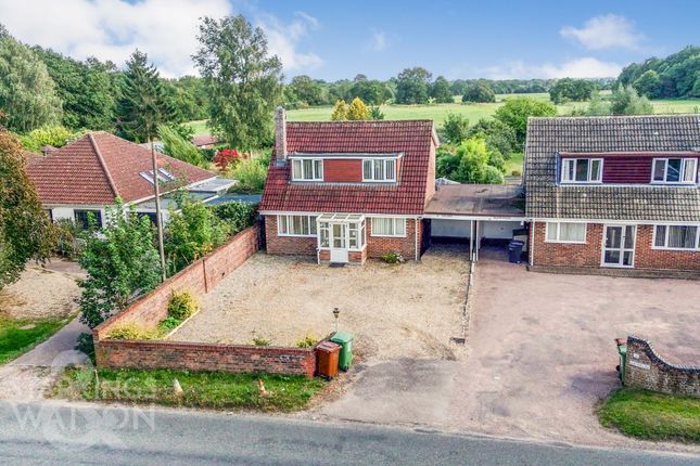 Poringland Road, Stoke Holy Cross... 3 bed chalet for sale