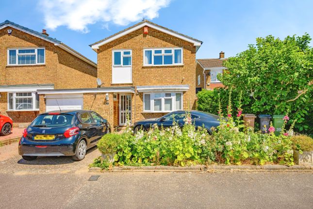 3 bedroom link detached house for sale