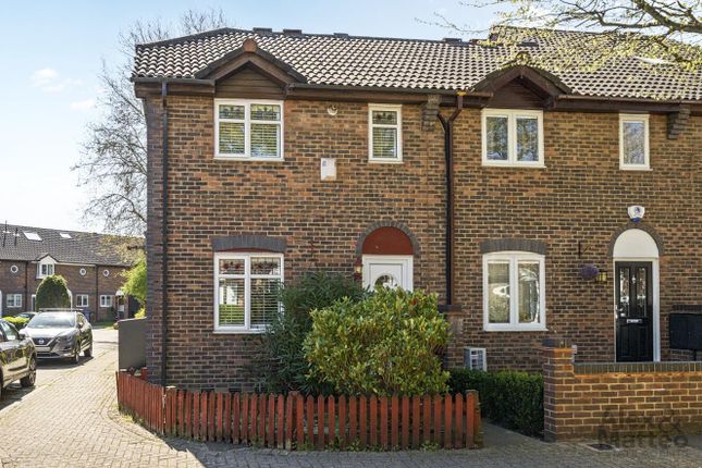 Fishermans Drive, Canada Water, SE16 2 bed end of terrace house for sale
