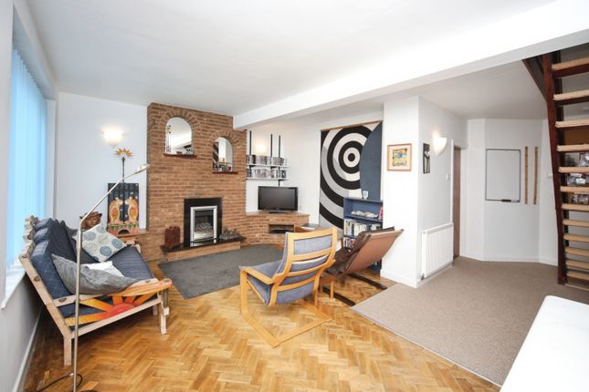 3 bed semi-detached house