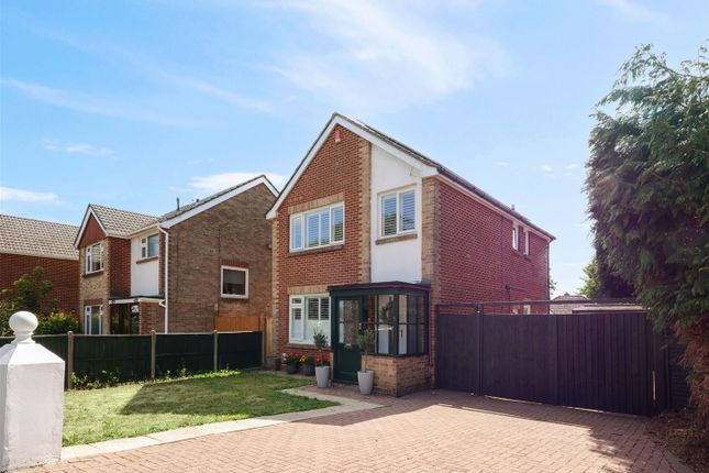 New Road, Bournemouth BH10 3 bed detached house for sale