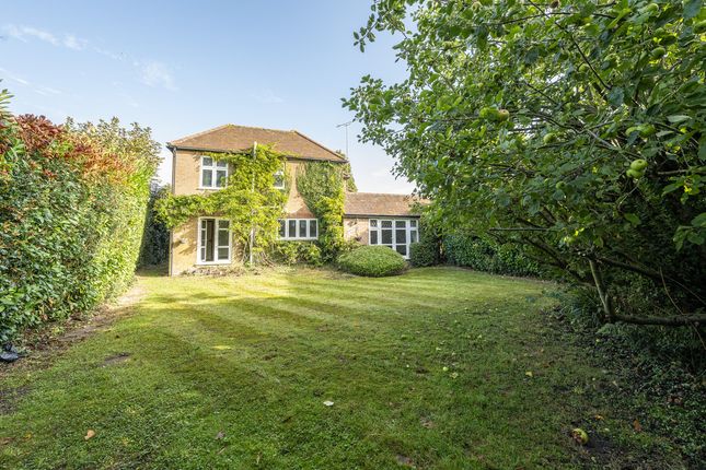 Botley Road, Chesham, HP5 3 bed detached house for sale