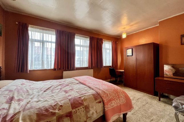 Sheringham Avenue, Manor Park, E12 3 bed semi