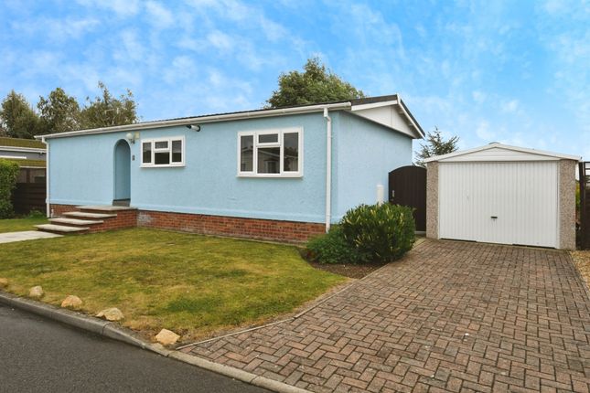 2 bedroom lodge for sale