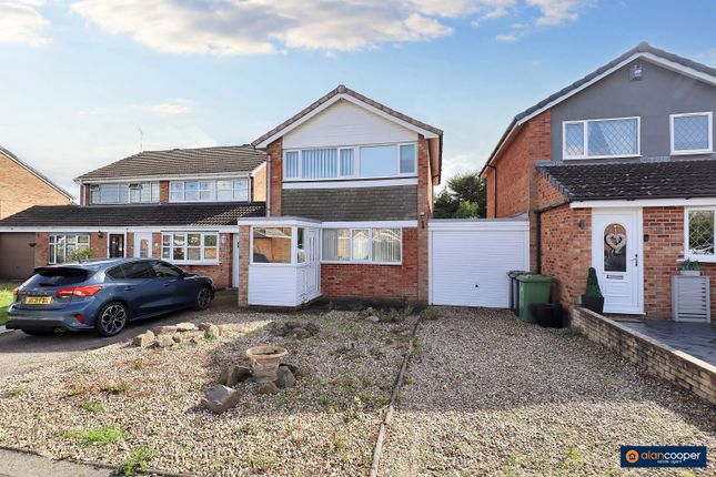 3 bedroom link detached house for sale