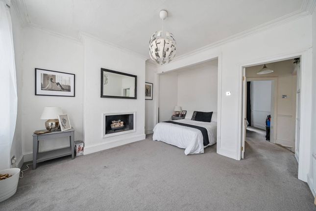 Hackford Road, Oval, London, SW9 2 bed flat for sale