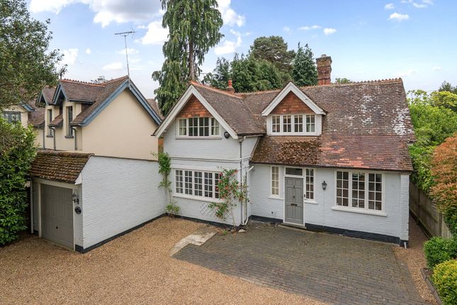 Queens Road, Weybridge, KT13 3 bed detached house for sale