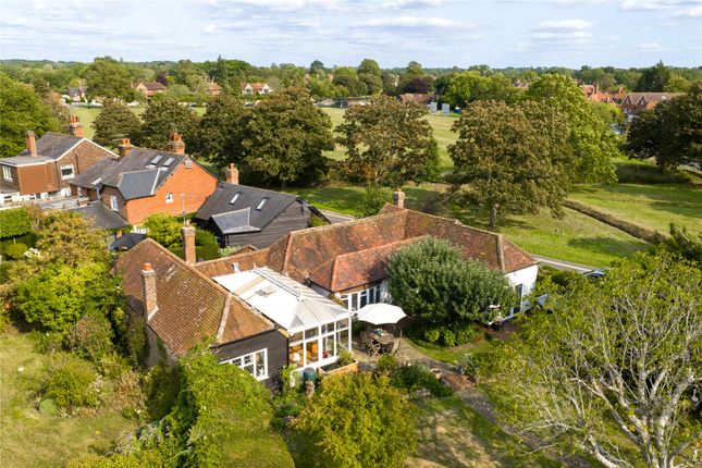 The Common, Cranleigh, Surrey, GU6 3 bed detached house for sale