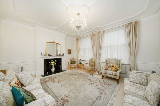 Finchley Road, London NW3 4 bed flat for sale