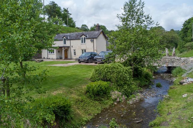 Rhydycroesau 3 bed detached house for sale