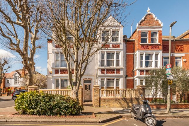 Carmalt Gardens, London 2 bed house for sale
