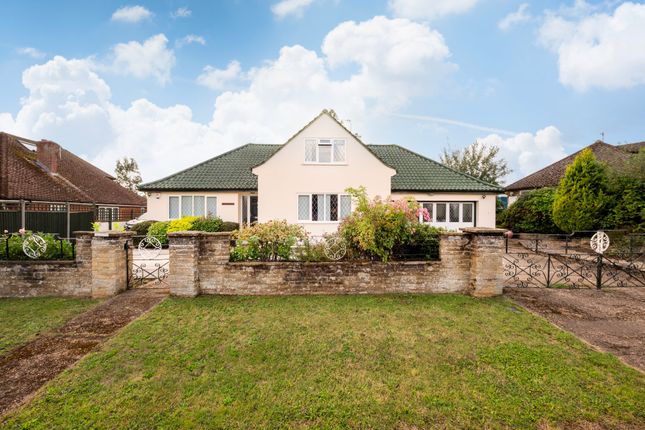 Clay Lane, Guildford GU4 3 bed parking for sale